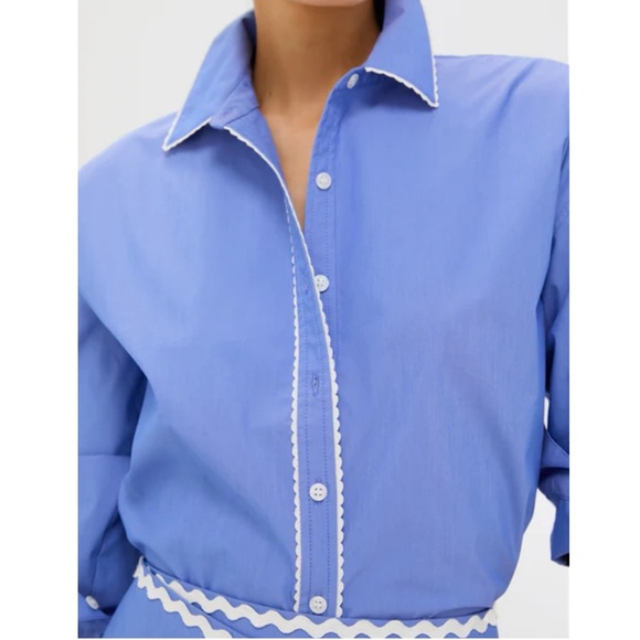 TUCKERNUCK Sail Blue Cropped Jasper Button Down - Picture 5 of 12
